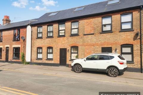 2 bedroom end of terrace house to rent, Higham Road, Chesham, HP5