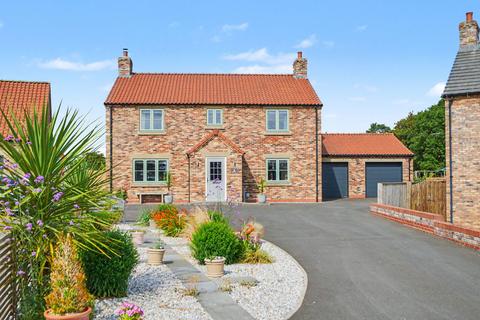 4 bedroom detached house for sale, Field View, Thirsk YO7