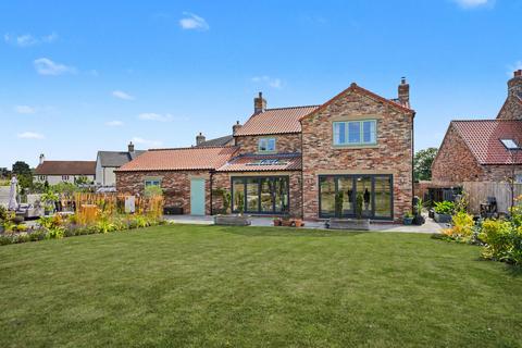 4 bedroom detached house for sale, Field View, Thirsk YO7