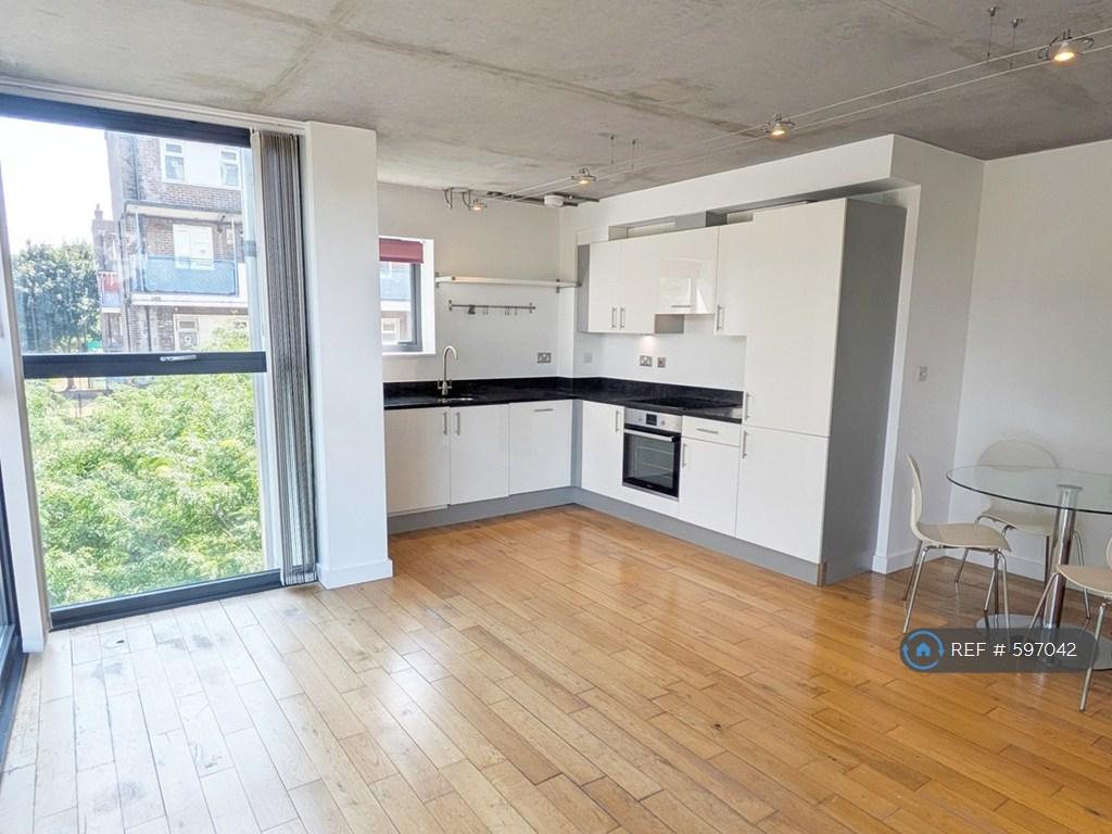Apartment in London, Saint Mary's Estate, Haggerston - View 3