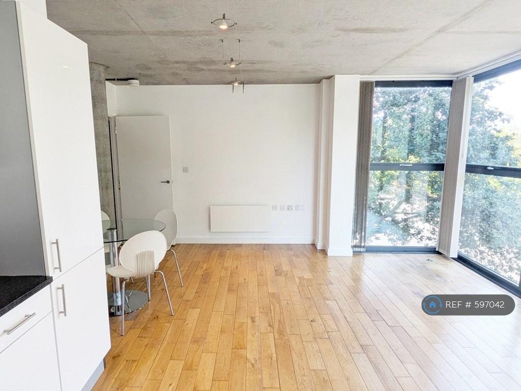 Apartment in London, Saint Mary's Estate, Haggerston - More