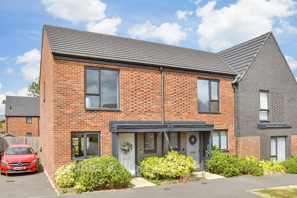 House in Crawley - View 2