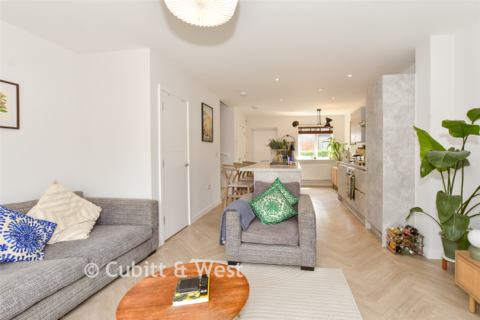 2 bedroom end of terrace house for sale, William Belt Road, Crawley RH11