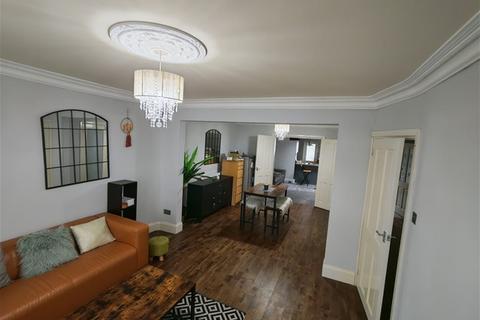 3 bedroom terraced house for sale, BURHAM GDS, Hounslow