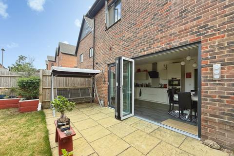 3 bedroom detached house for sale, St. Marys Row, Crowthorne, Berkshire