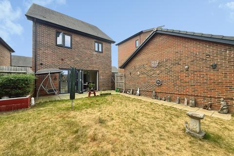 3 bedroom detached house for sale, St. Marys Row, Crowthorne, Berkshire