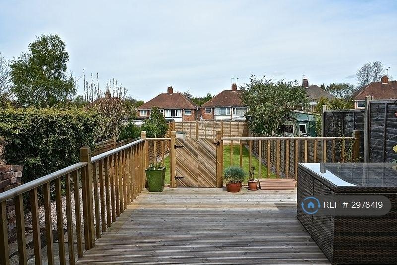 House in Birmingham, West Midlands - More