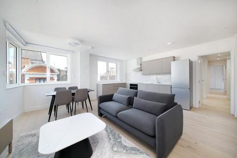 2 bedroom flat to rent, Stonhouse Street, London SW4