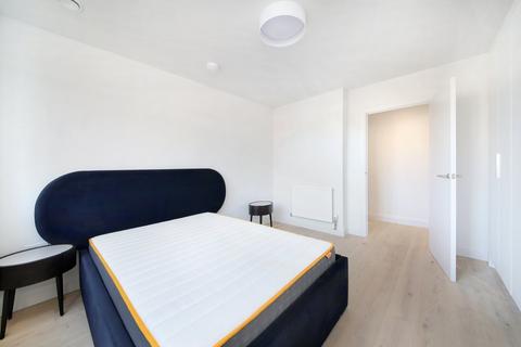 2 bedroom flat to rent, Stonhouse Street, London SW4