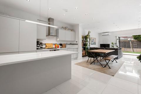 Morden Road, Wimbledon, London, SW19