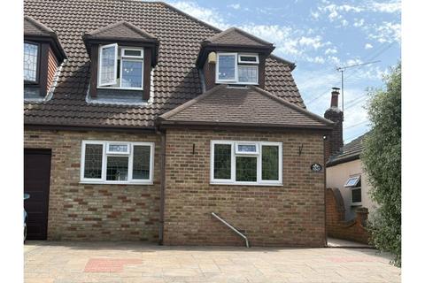 Front Lane, Upminster, RM14