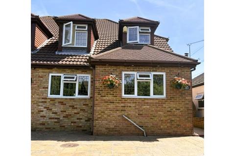 Front Lane, Upminster, RM14