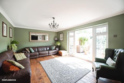 4 bedroom semi-detached house for sale, Front Lane, Upminster, RM14
