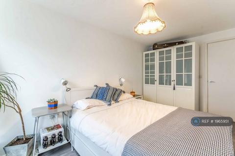 1 bedroom flat to rent, Fletcher House, London, N1