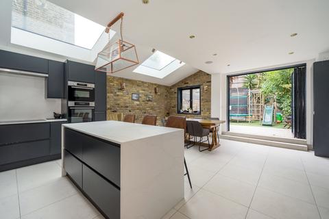 2 bedroom flat for sale, Fernhead Road, London, W9