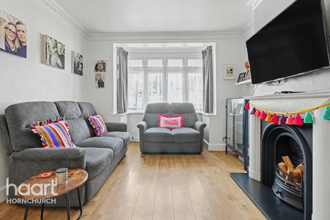 Staverton Road, Hornchurch