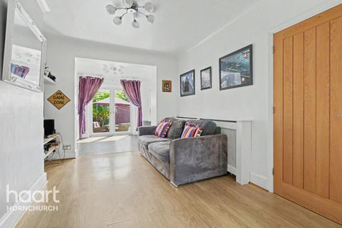 Staverton Road, Hornchurch