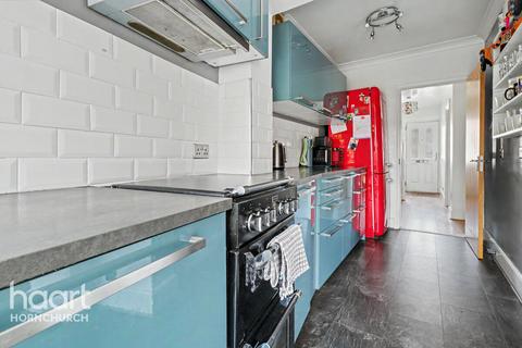 Staverton Road, Hornchurch