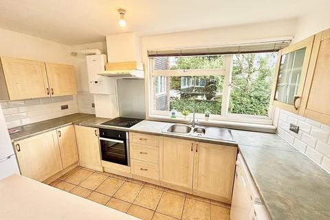 2 bedroom flat to rent, The Ridings, Chigwell, IG7