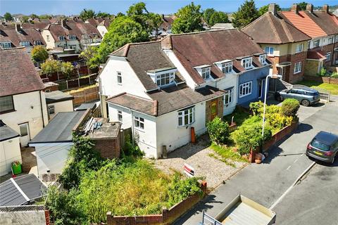 Gobions Avenue, Romford, RM5