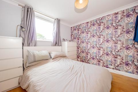 4 bedroom end of terrace house for sale, Chaucer Road, Farnborough, GU14