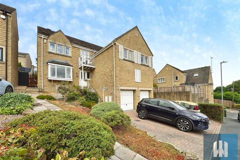 5 bedroom detached house for sale, Spinners Way, Mirfield, WF14
