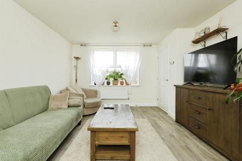 3 bedroom semi-detached house for sale, Woodland Crescent, Hatfield, Doncaster