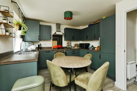 3 bedroom semi-detached house for sale, Woodland Crescent, Hatfield, Doncaster