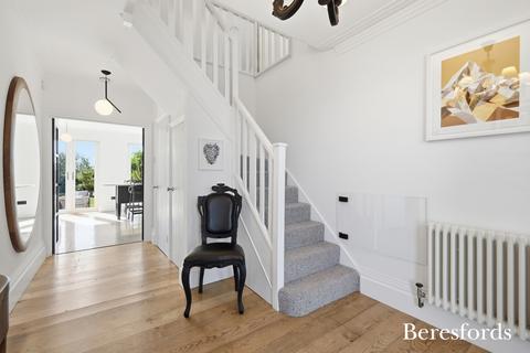 4 bedroom detached house for sale, Hall Lane, Upminster, RM14