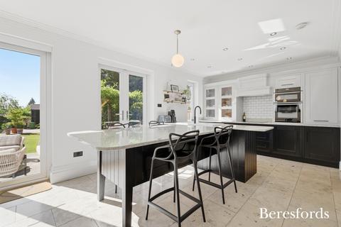 4 bedroom detached house for sale, Hall Lane, Upminster, RM14