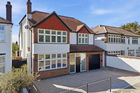 4 bedroom detached house for sale, Hall Lane, Upminster, RM14