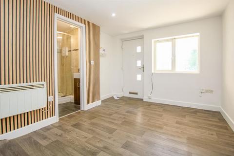 Studio for sale, St. Marys Square, Newmarket CB8