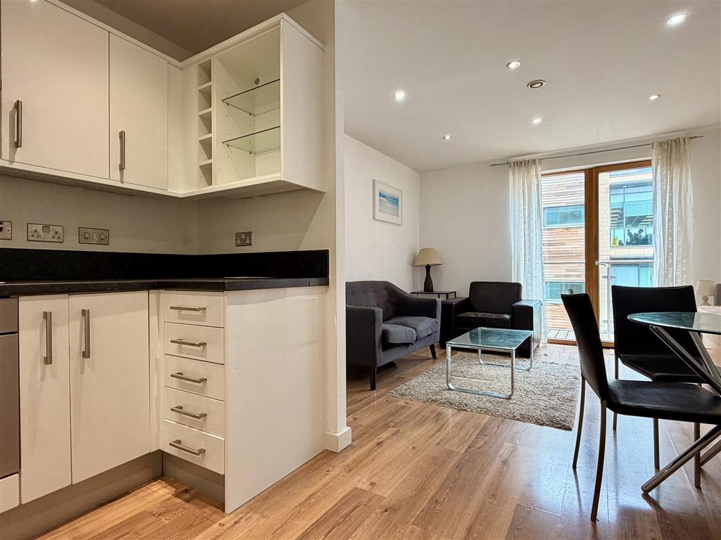 Apartment in Sheffield, Little Sheffield, Broomhall - View 3