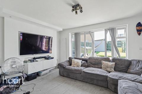 4 bedroom semi-detached house for sale, Richmer Road, Erith