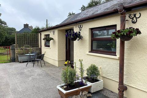 3 bedroom property with land for sale, Gorsgoch, Llanybydder, Ceredigion.