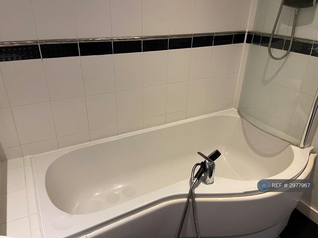 Apartment in Manchester, Hulme - More