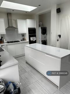 4 bedroom terraced house to rent, Mcleod Road, London, SE2
