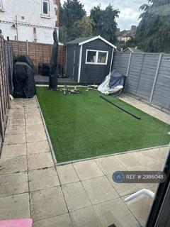 4 bedroom terraced house to rent, Mcleod Road, London, SE2