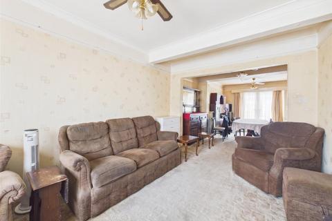 3 bedroom end of terrace house for sale, Hatherleigh Road, Ruislip HA4