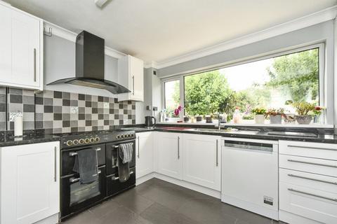 4 bedroom detached house for sale, Sutton Park, Blunsdon, Swindon