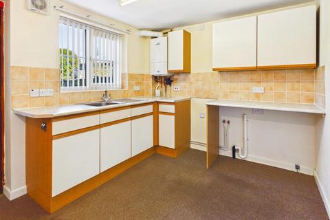 3 bedroom terraced house for sale, Green Square, High Street, Llanfyllin
