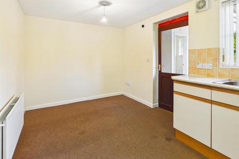 3 bedroom terraced house for sale, Green Square, High Street, Llanfyllin