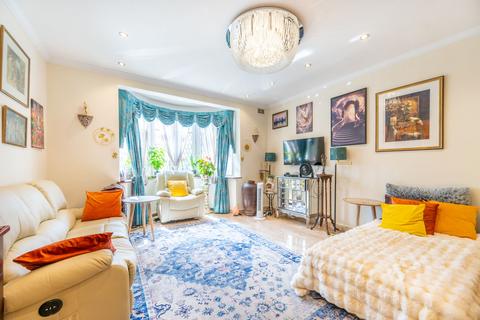 Cairnfield Avenue, Gladstone Park, London, NW2