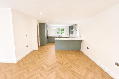 3 bedroom semi-detached house to rent, La Plata Grove, Brentwood, CM14