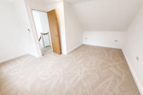 3 bedroom semi-detached house to rent, La Plata Grove, Brentwood, CM14