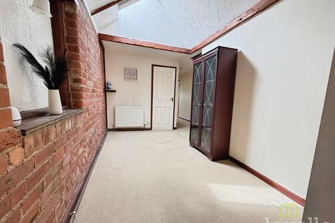 2 bedroom flat for sale, Station Road, Lincoln LN3