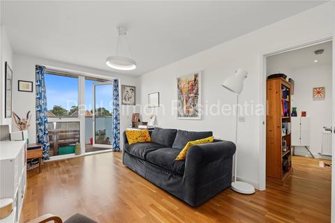 1 bedroom apartment for sale, Butterfly Court, Bathhurst Square, London, N15