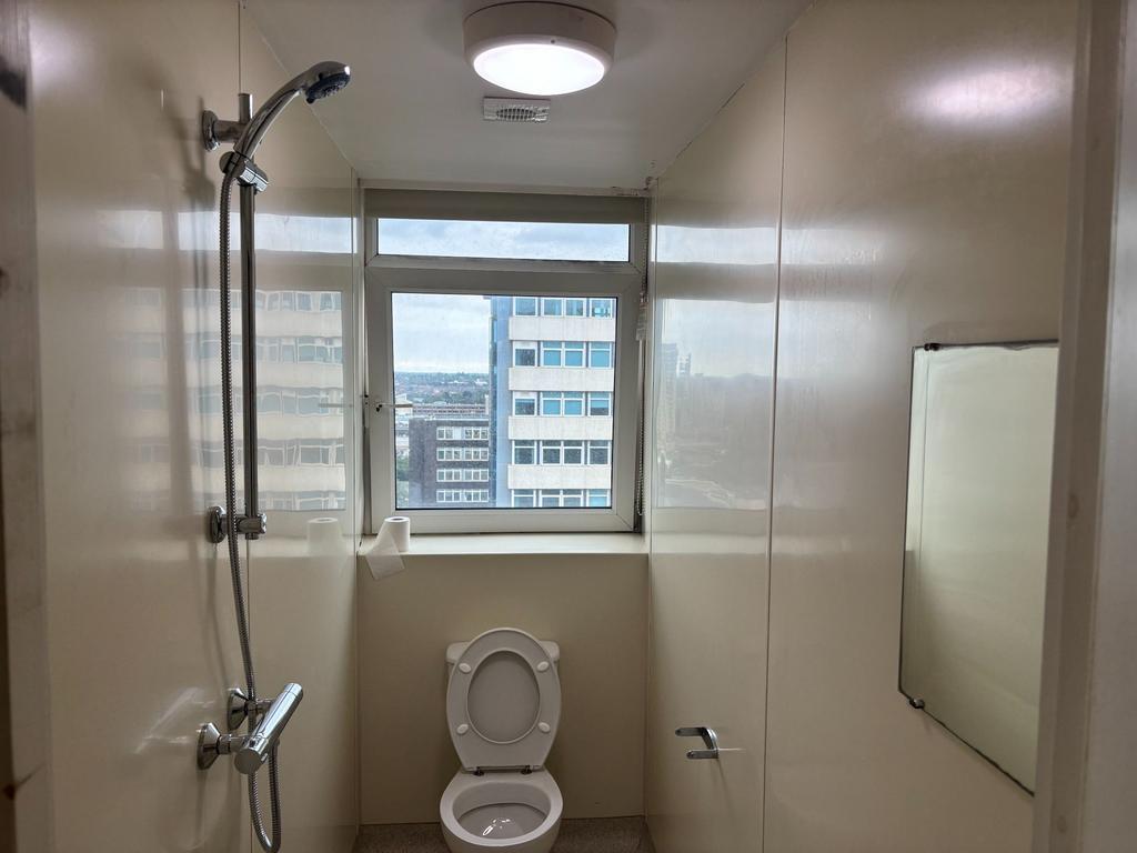Apartment in Sefton, Liverpool City Region - View 6