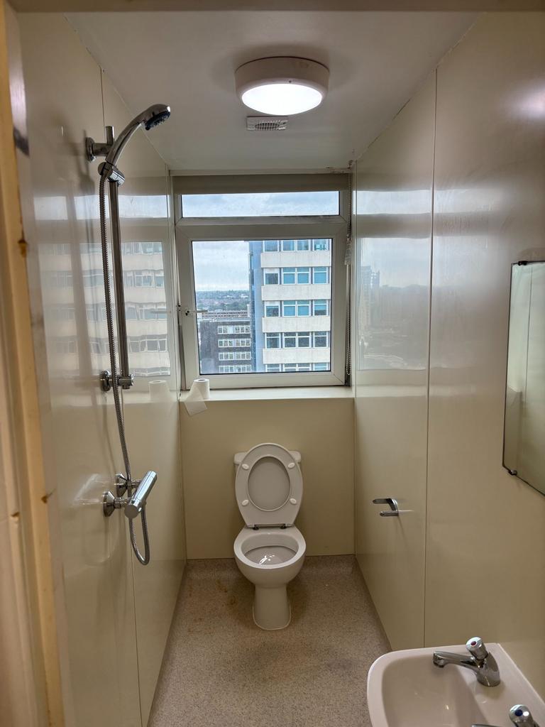 Apartment in Sefton, Liverpool City Region - More