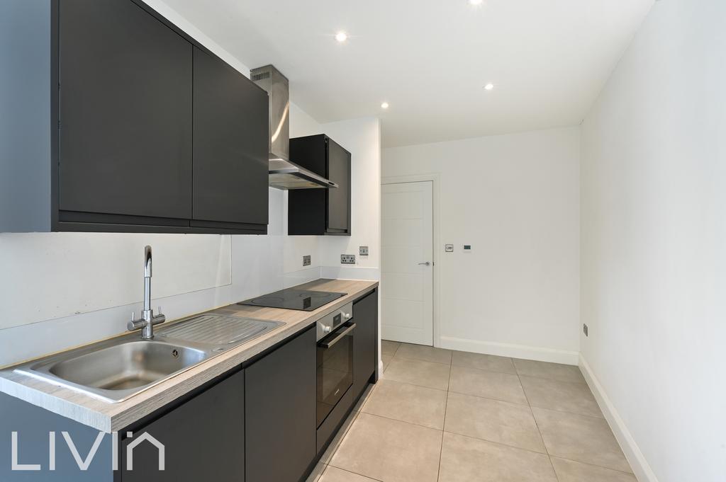 Apartment in Croydon - View 3